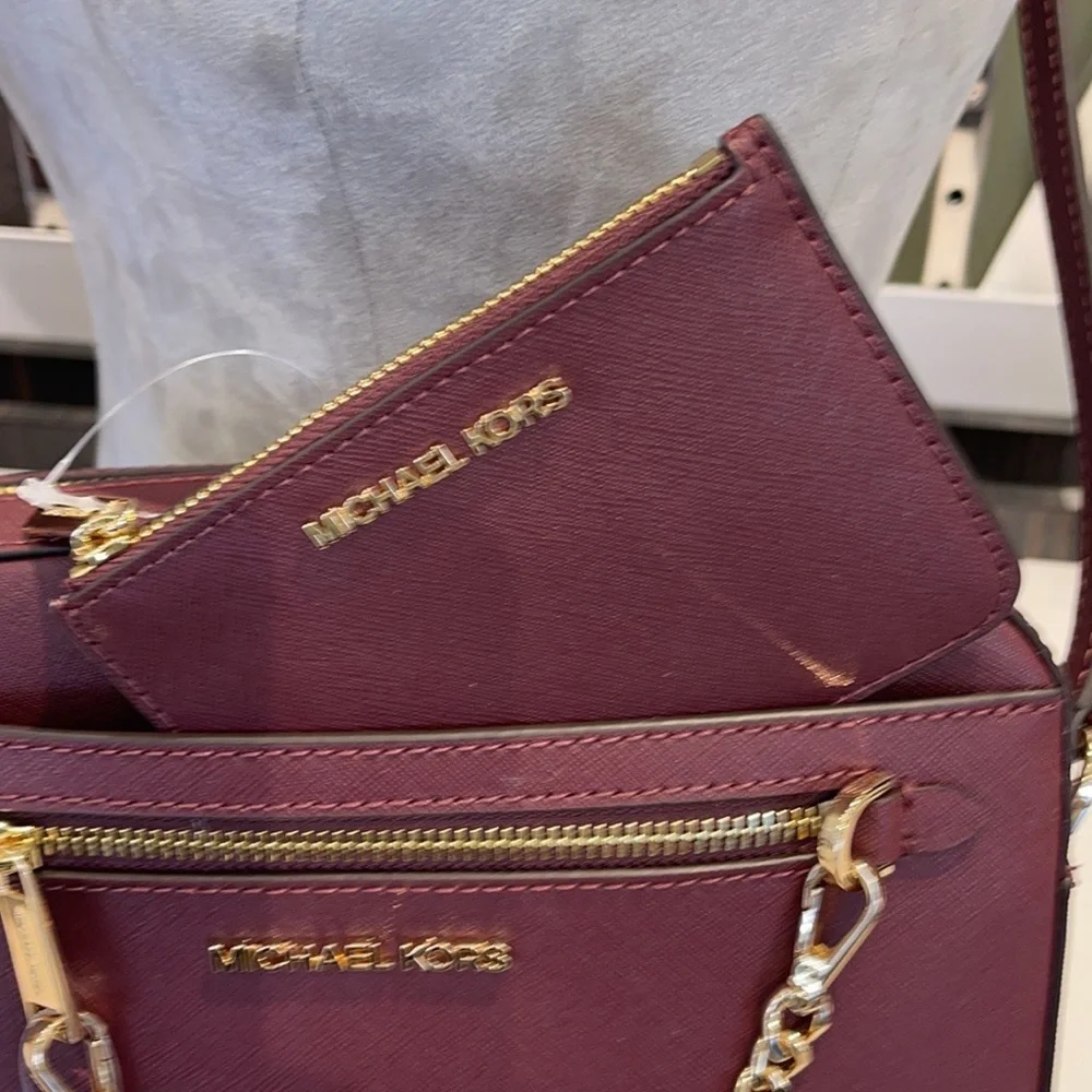 Michael Kors Jet Set Travel Small Leather Top Zip Coin Pouch With ID